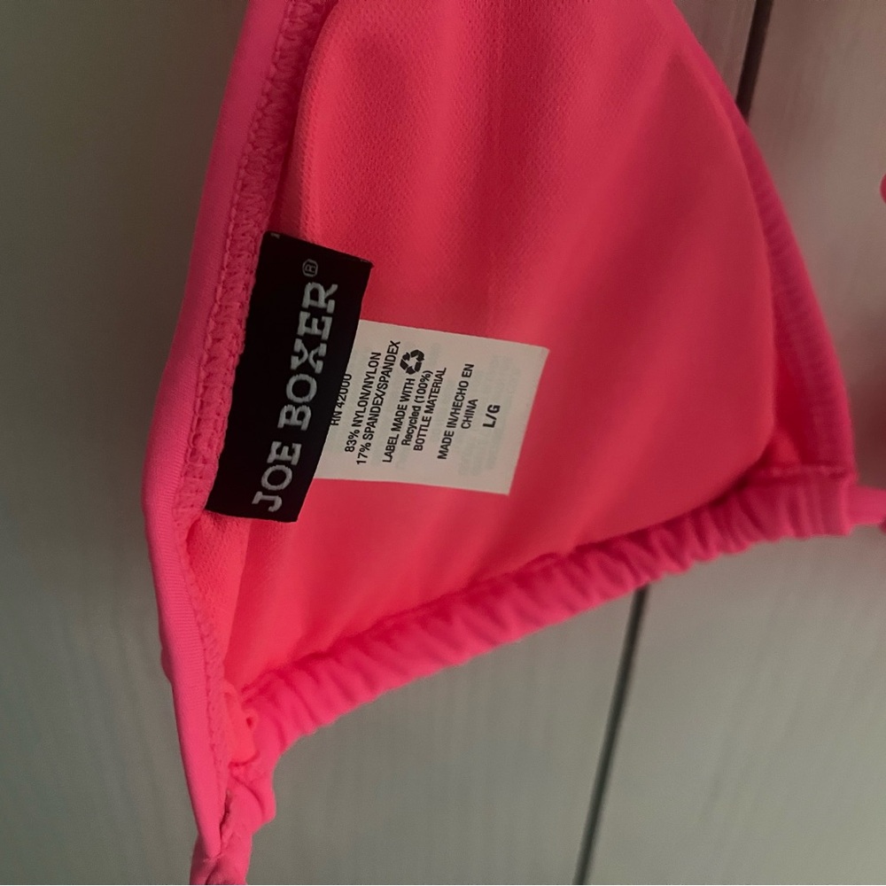 Bikini Set With Reversible Hat - Picture 6 of 8